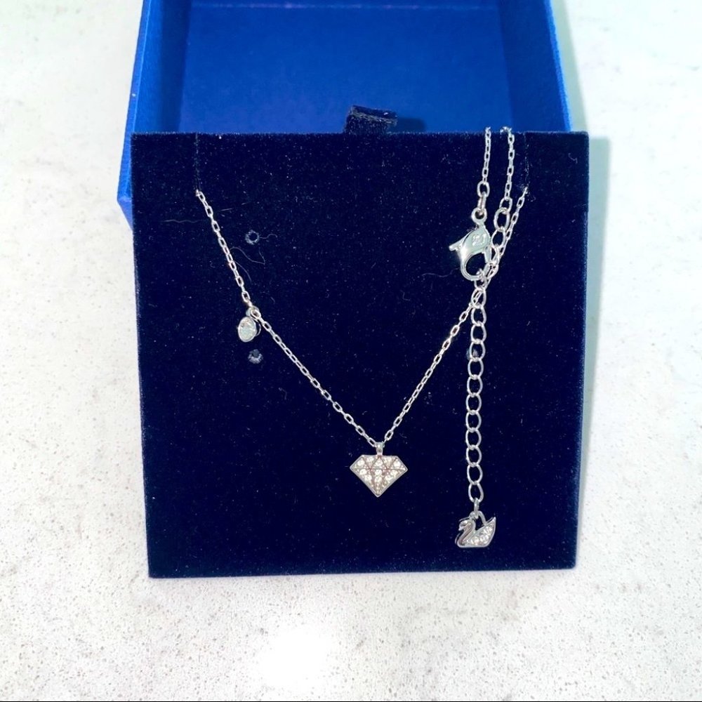 Swarovski‎ Gorgeous Pendant Necklace